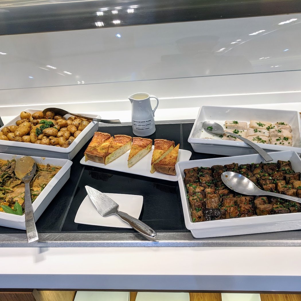 Cathay pacific lounge 3